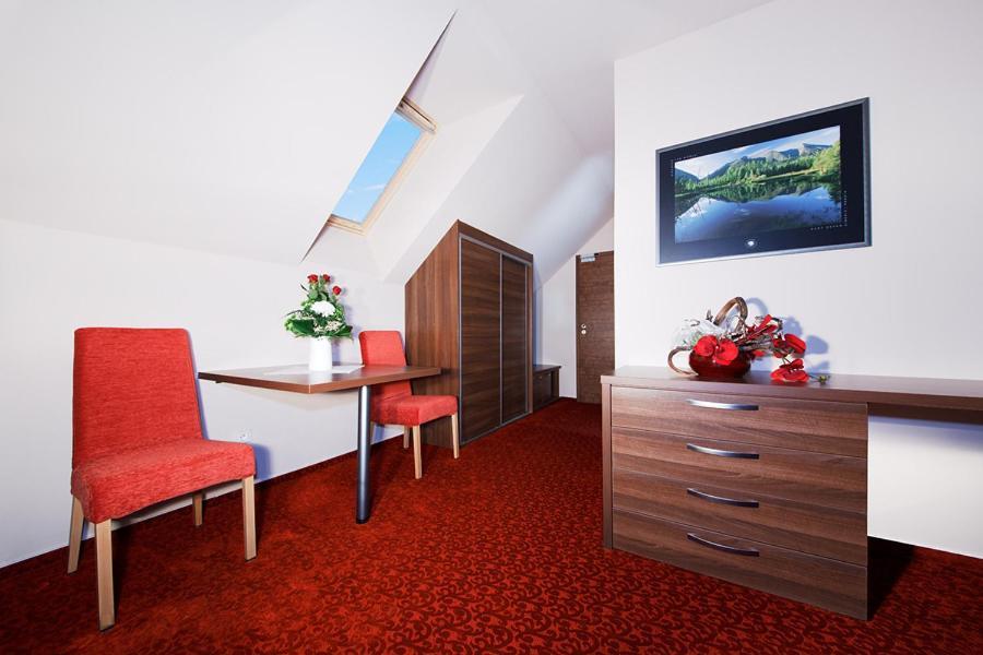 Cerna Louze Hotel Branzez Room photo