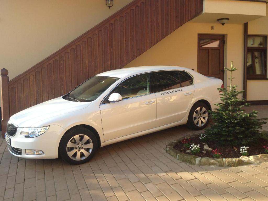 Cerna Louze Hotel Branzez Exterior photo